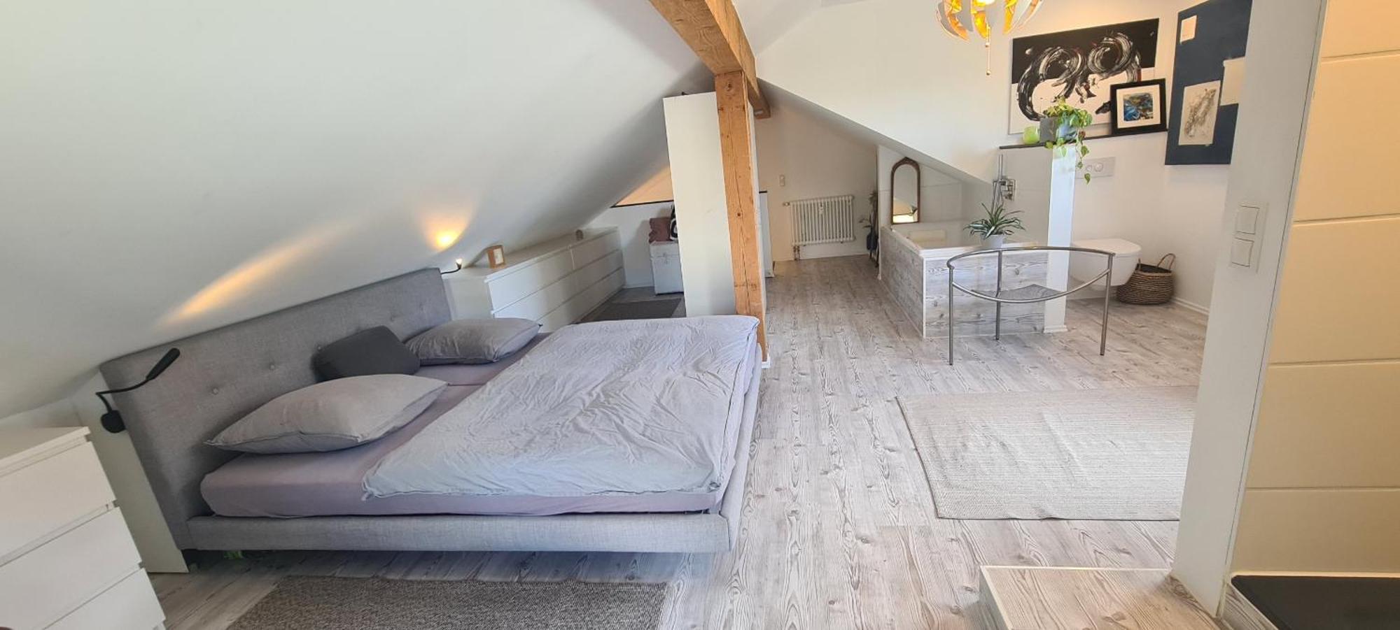 Piti's Gaestehaus, Neben Strasbourg